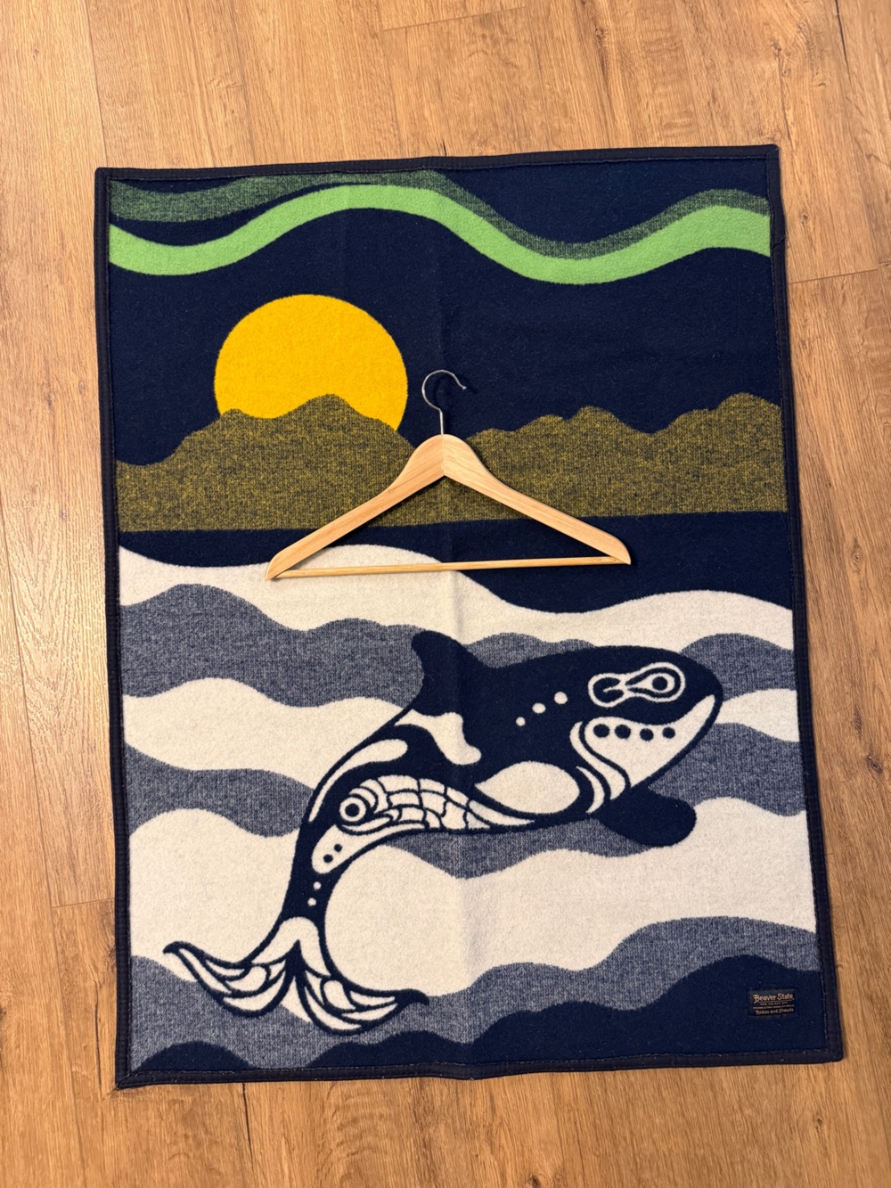 Wool Pendleton baby blanket with whale - Picture 4 of 5